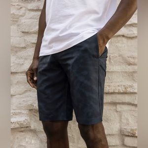 Travis Matthew SHORT Blue/Black Size 32 Resort Vacation Golf Athleisure